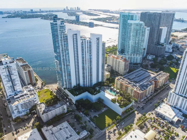 2-bedroom condo for sale in Miami - 2020 N Bayshore TH103 - MondialRealty