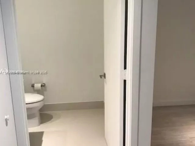 1-bedroom condo for rent in Miami - 55 SW 9th St 2510 - MondialRealty