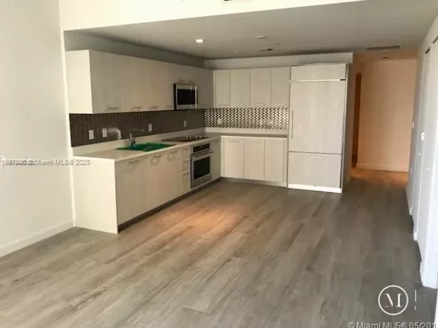 1-bedroom condo for rent in Miami - 55 SW 9th St 2510 - MondialRealty