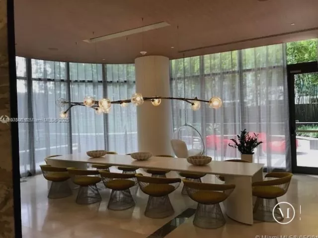 1-bedroom condo for rent in Miami - 55 SW 9th St 2510 - MondialRealty