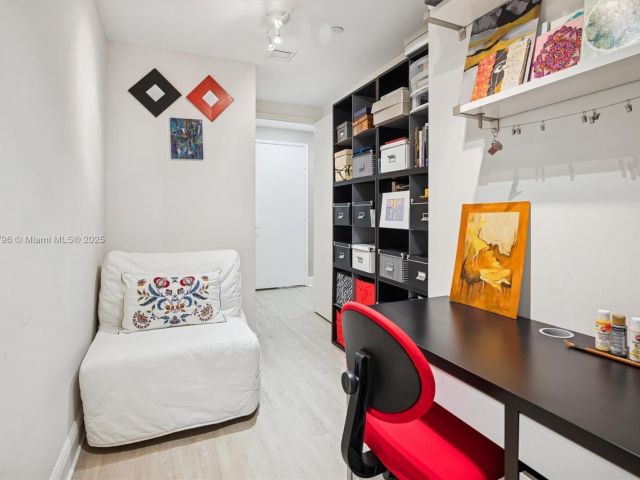 Apartment for sale  Unit #1005 - photo 6739972