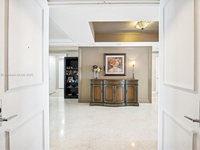 Apartment for sale  Unit #1005 - photo 6739978