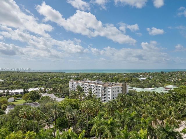 Apartment for sale  Unit #1005 - photo 6739980