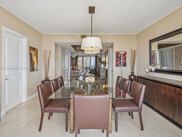 Apartment for sale  Unit #1005 - photo 6739984