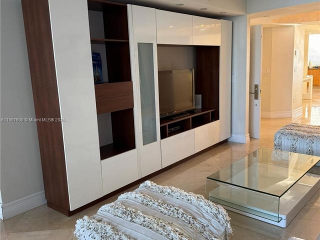 Apartment for sale  Unit #607 - photo 6833955