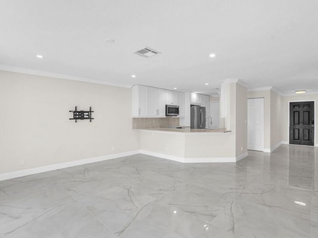 Home for rent at 16207 Sierra Palms Drive - photo 6742725