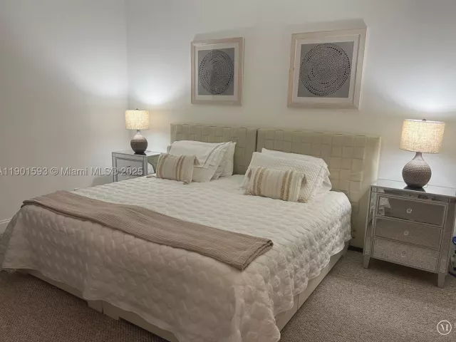 2-bedroom condo for sale in Miami - 520 Brickell Key Dr A900 - MondialRealty