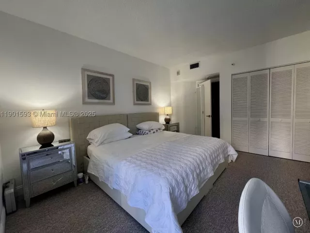 2-bedroom condo for sale in Miami - 520 Brickell Key Dr A900 - MondialRealty