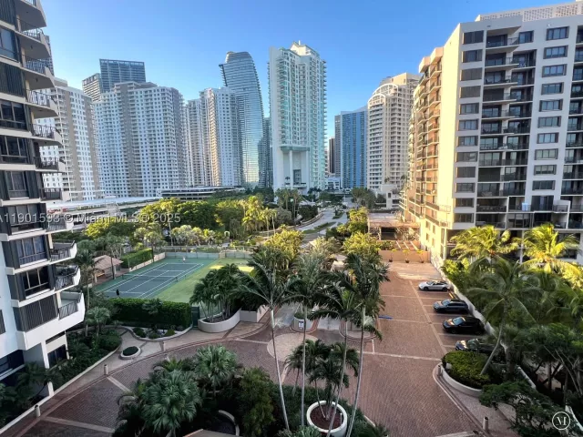 2-bedroom condo for sale in Miami - 520 Brickell Key Dr A900 - MondialRealty