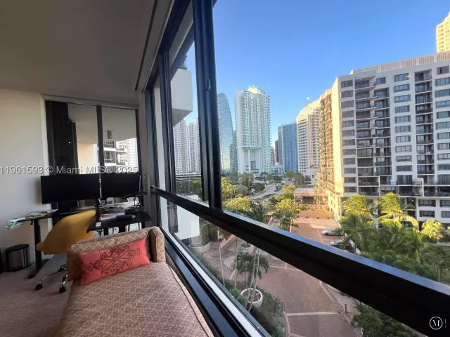 2-bedroom condo for sale in Miami - 520 Brickell Key Dr A900 - MondialRealty