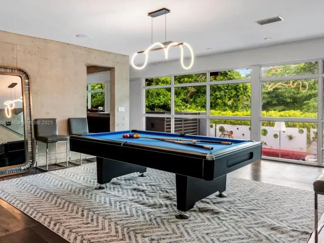 7-bedroom home for rent in Miami - 1606 S Bayshore Dr - - MondialRealty