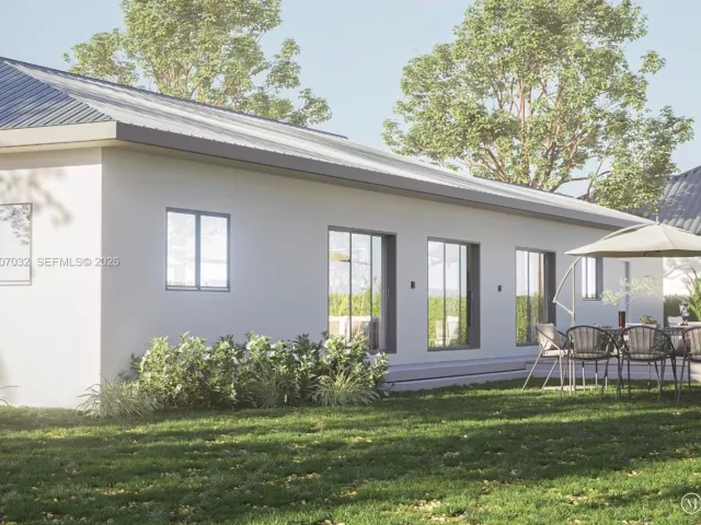 3-bedroom home for sale in Biscayne Park - 950 NE 113th St - MondialRealty