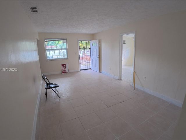 Home for rent at 15812 NW 39th Ct 15812 - photo 7448948