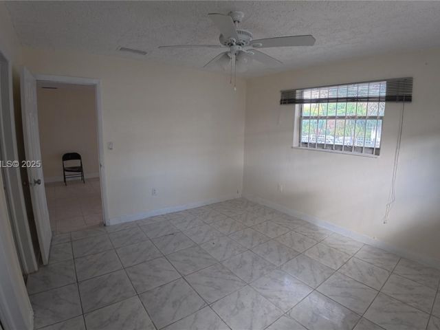 Home for rent at 15812 NW 39th Ct 15812 - photo 7448957