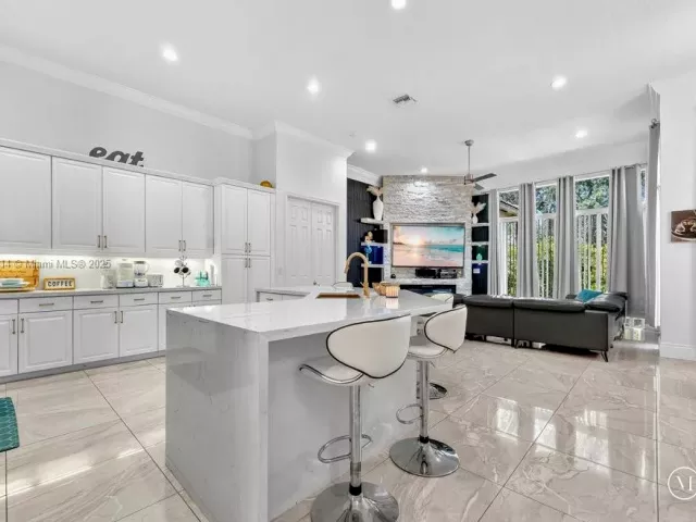 4-bedroom home for rent in West Palm Beach - 6313 Paradise Cv - MondialRealty