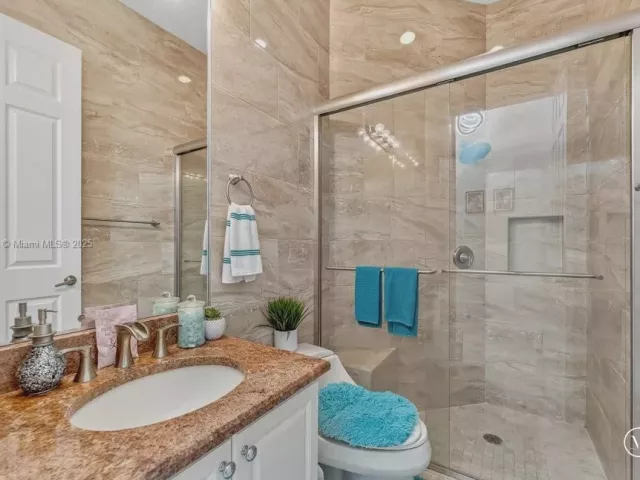 4-bedroom home for rent in West Palm Beach - 6313 Paradise Cv - MondialRealty