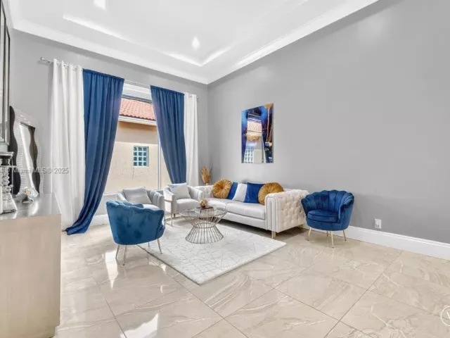 4-bedroom home for rent in West Palm Beach - 6313 Paradise Cv - MondialRealty