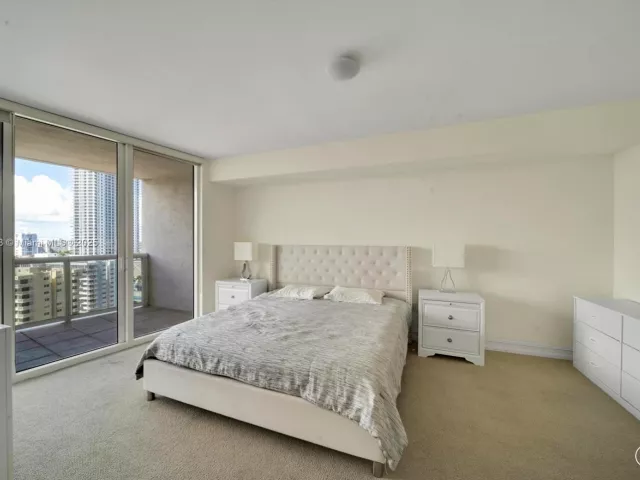 2-bedroom condo for rent in Hallandale Beach - 1850 S Ocean Dr 1609 - MondialRealty