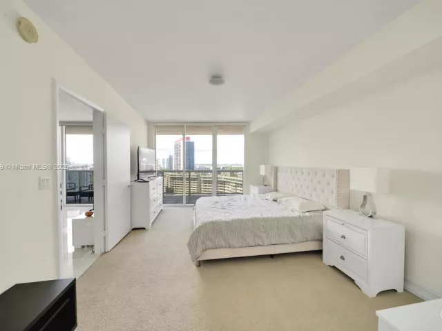 2-bedroom condo for rent in Hallandale Beach - 1850 S Ocean Dr 1609 - MondialRealty