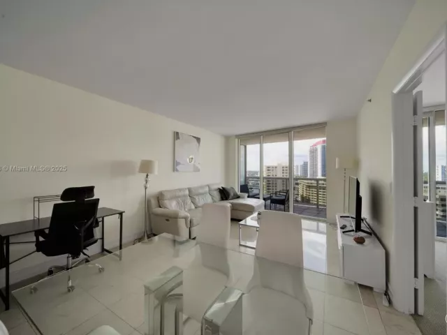 2-bedroom condo for rent in Hallandale Beach - 1850 S Ocean Dr 1609 - MondialRealty