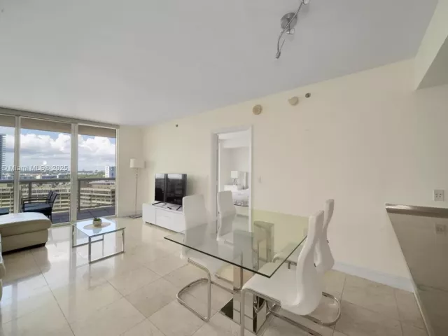 2-bedroom condo for rent in Hallandale Beach - 1850 S Ocean Dr 1609 - MondialRealty