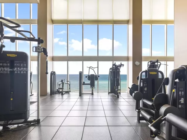 2-bedroom condo for rent in Hallandale Beach - 1850 S Ocean Dr 1609 - MondialRealty