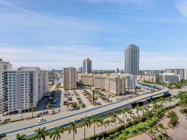 2-bedroom condo for rent in Hallandale Beach - 1850 S Ocean Dr 1609 - MondialRealty