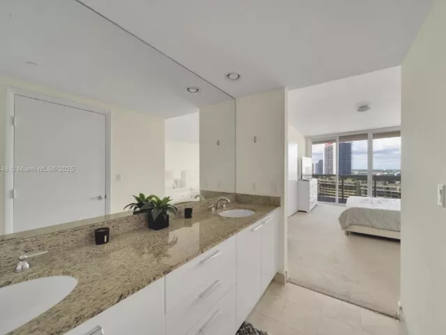 2-bedroom condo for rent in Hallandale Beach - 1850 S Ocean Dr 1609 - MondialRealty