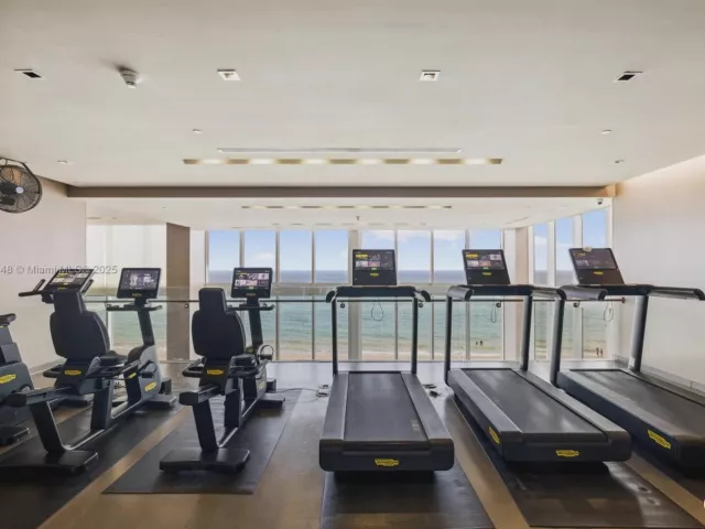 2-bedroom condo for rent in Hallandale Beach - 1850 S Ocean Dr 1609 - MondialRealty