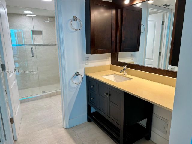 Apartment for rent  Unit #22E - photo 6743415