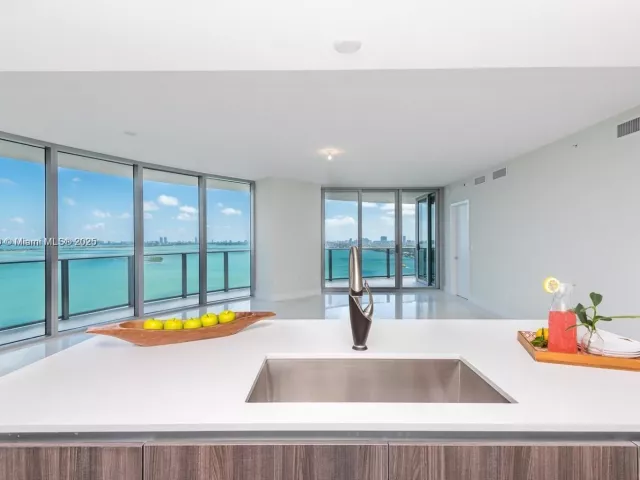 Apartment for rent  Unit #1815 - photo 6752101