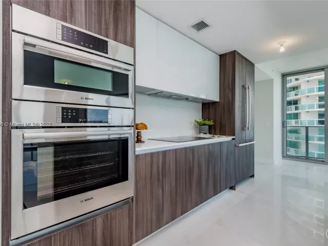 Apartment for rent  Unit #1815 - photo 6752102