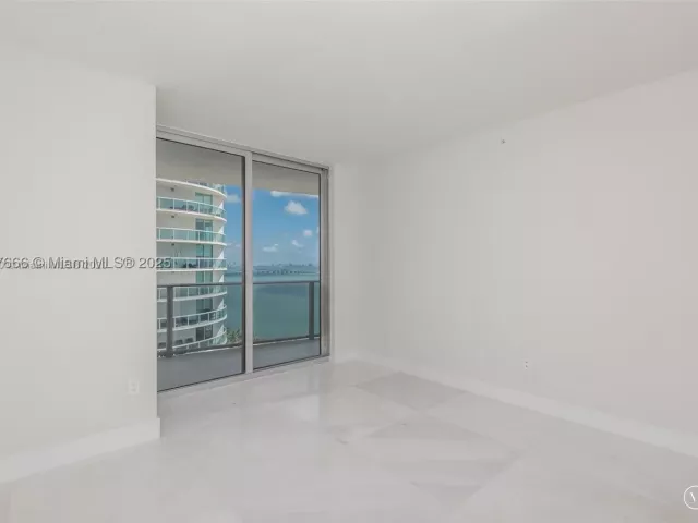3-bedroom condo for rent in Miami - 488 NE 18th St 1815 - MondialRealty