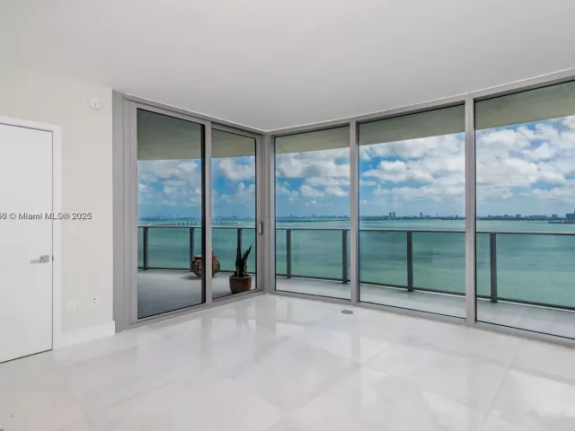 Apartment for rent  Unit #1815 - photo 6752092