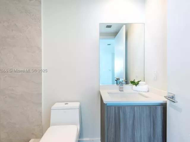 3-bedroom condo for rent in Miami - 488 NE 18th St 1815 - MondialRealty