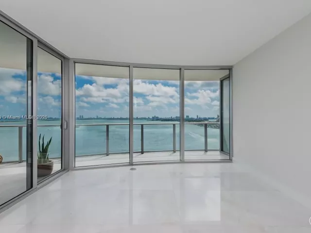 Apartment for rent  Unit #1815 - photo 6752094