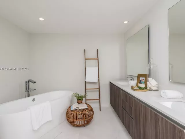 Apartment for rent  Unit #1815 - photo 6752097