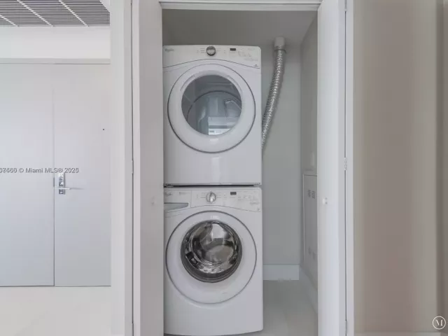 Apartment for rent  Unit #1815 - photo 6752090