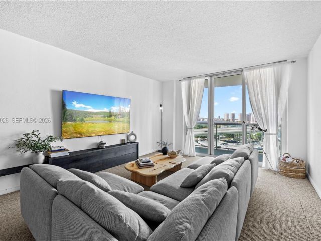 Apartment for sale  Unit #1017 - photo 7444666