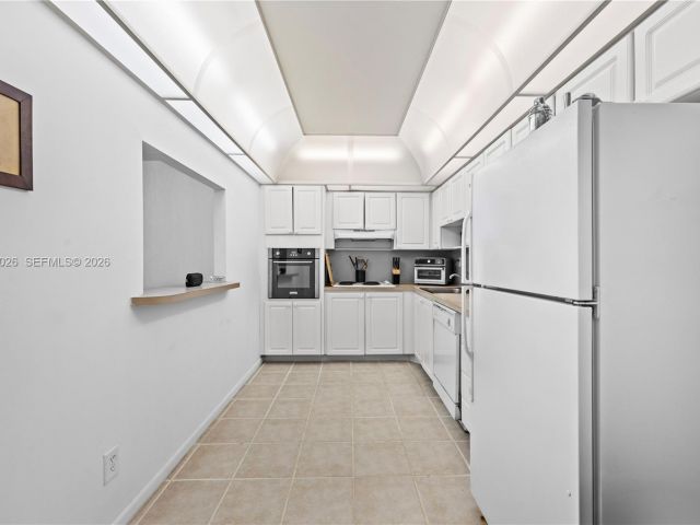 Apartment for sale  Unit #1017 - photo 7444673