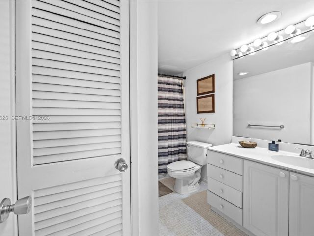 Apartment for sale  Unit #1017 - photo 7444677