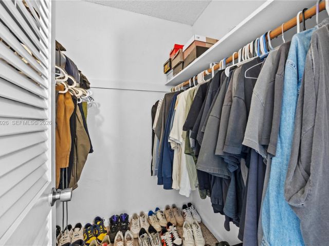 Apartment for sale  Unit #1017 - photo 7444681