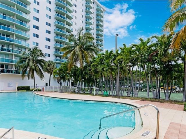 Apartment for sale  Unit #1017 - photo 7444683