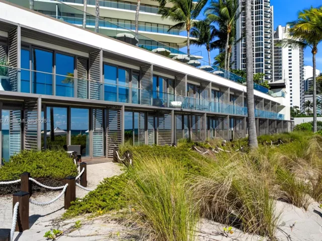 condo for sale in Sunny Isles Beach - 18975 Collins Ave Cabana 4 - MondialRealty