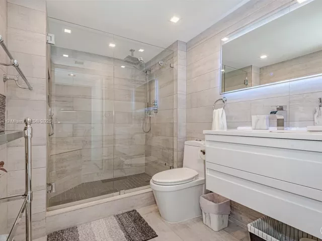 1-bedroom condo for sale in Miami Beach - 90 Alton Rd 2506 - MondialRealty