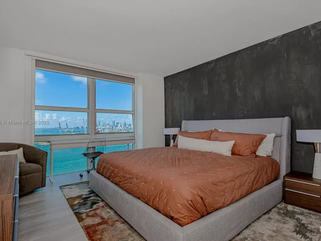 1-bedroom condo for sale in Miami Beach - 90 Alton Rd 2506 - MondialRealty