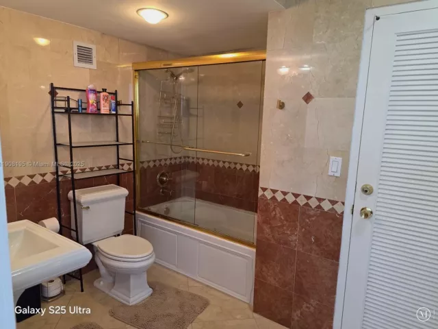 2-bedroom condo for rent in Hollywood - 3725 S Ocean Dr 1401 - MondialRealty