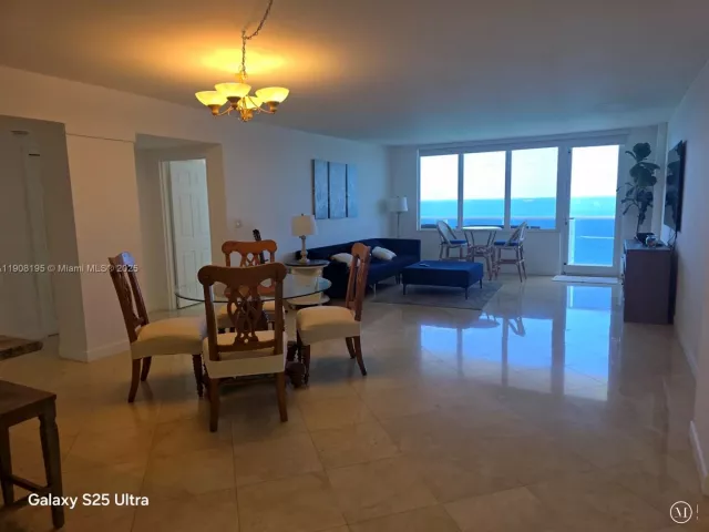 2-bedroom condo for rent in Hollywood - 3725 S Ocean Dr 1401 - MondialRealty