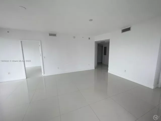 Apartment for sale  Unit #3100 - photo 6743829