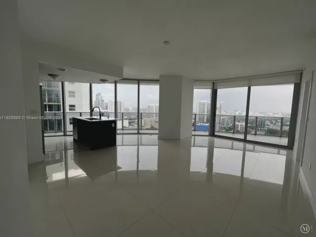 Apartment for sale  Unit #3100 - photo 6743832